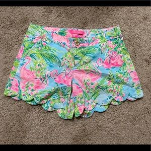 Lily Pulitzer Scalloped shorts. Size 8